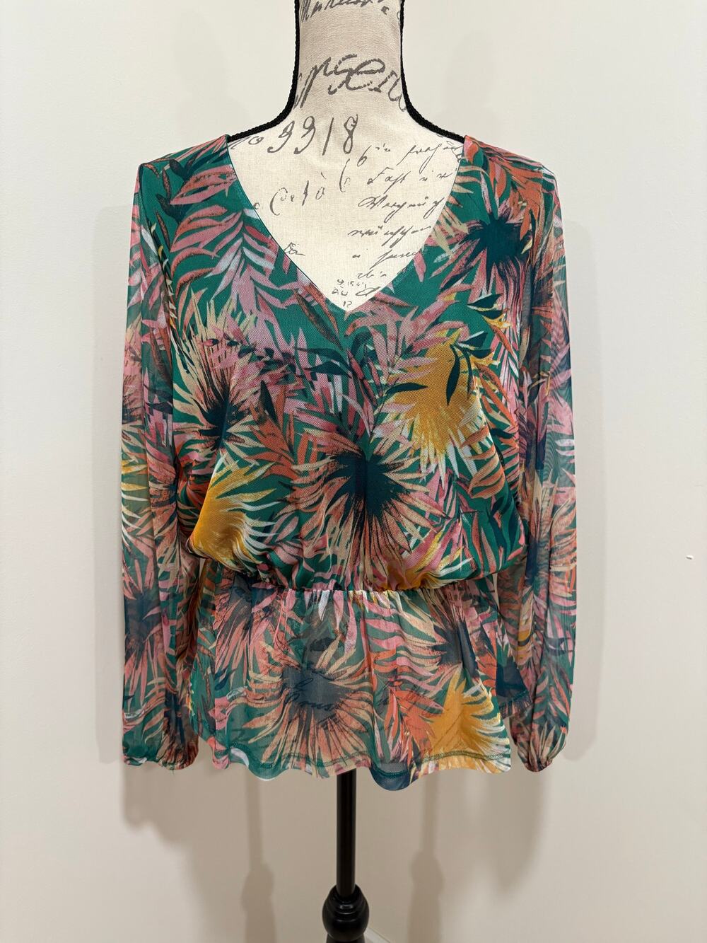 Willow + Root Tropical Long Sleeve V Neck Blouse Size Small